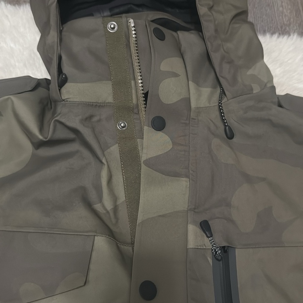 ROARK The Wolf 3-Layer Camo Print Hooded Jacket ~ NWOT - Picture 3 of 13